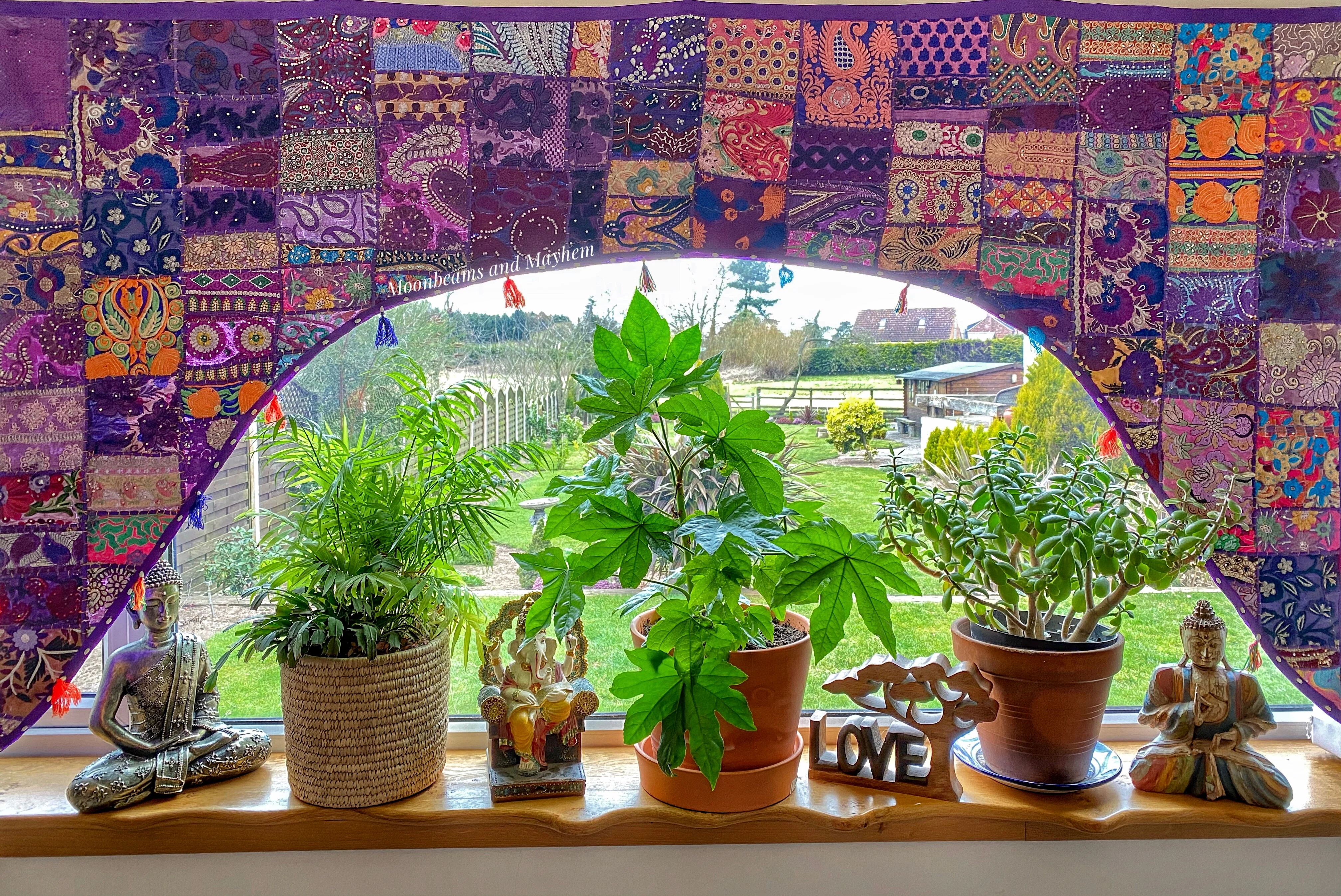 EXQUISITE XL PURPLE BED / WINDOW TORAN - Image 3