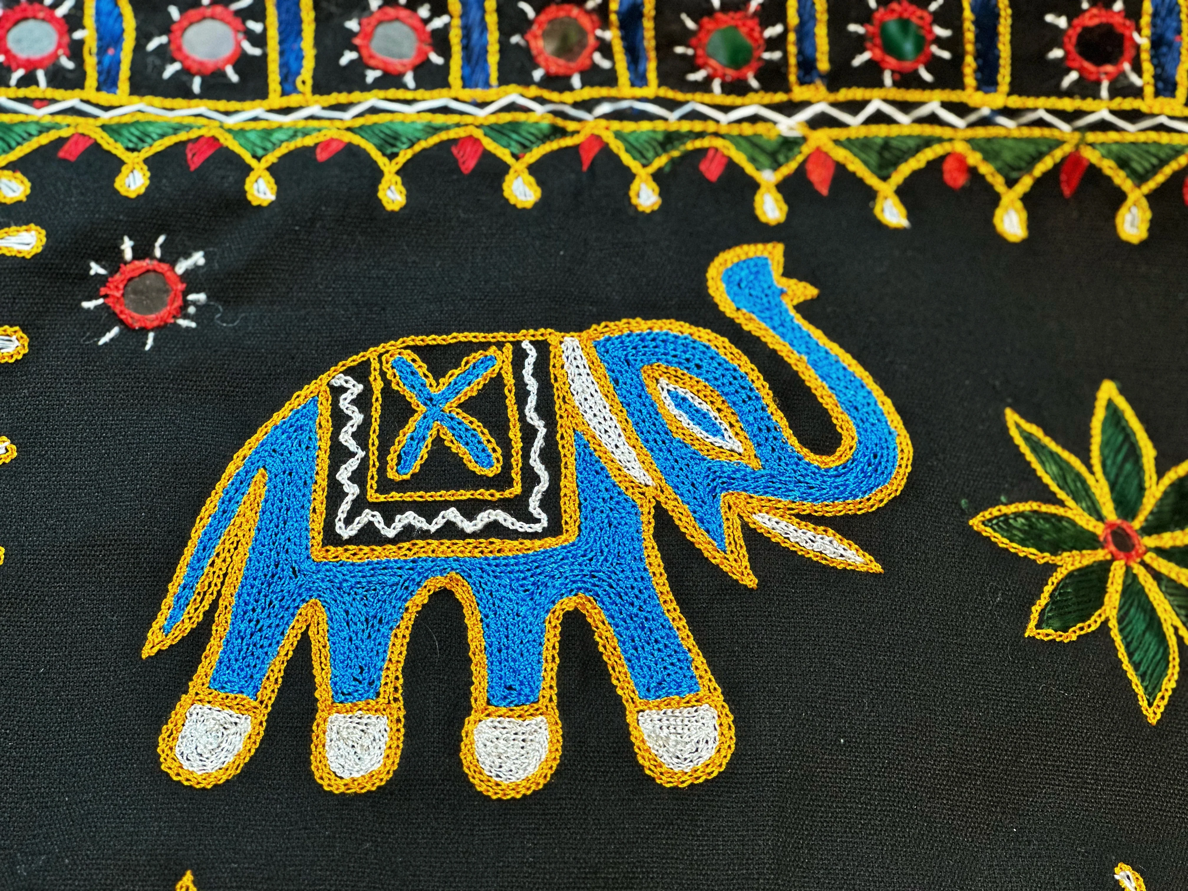 STRIKING BLACK ELEPHANT DOOR TORAN - Image 4